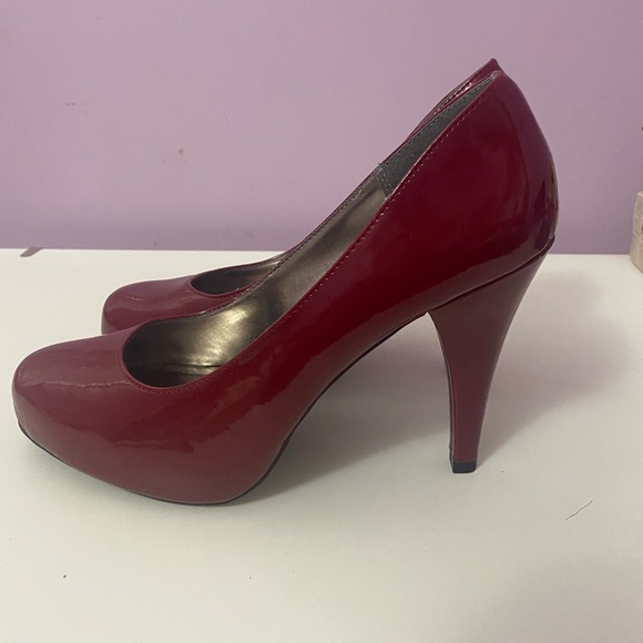 ⭐️ Red Heels - Picture 1 of 6